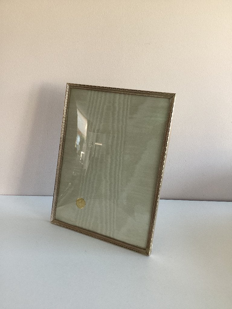 Vintage fotolijstje bol glas Jyden 18.5 x 24 cm, Ophalen of Verzenden, Gebruikt, Standaard fotolijst, Metaal