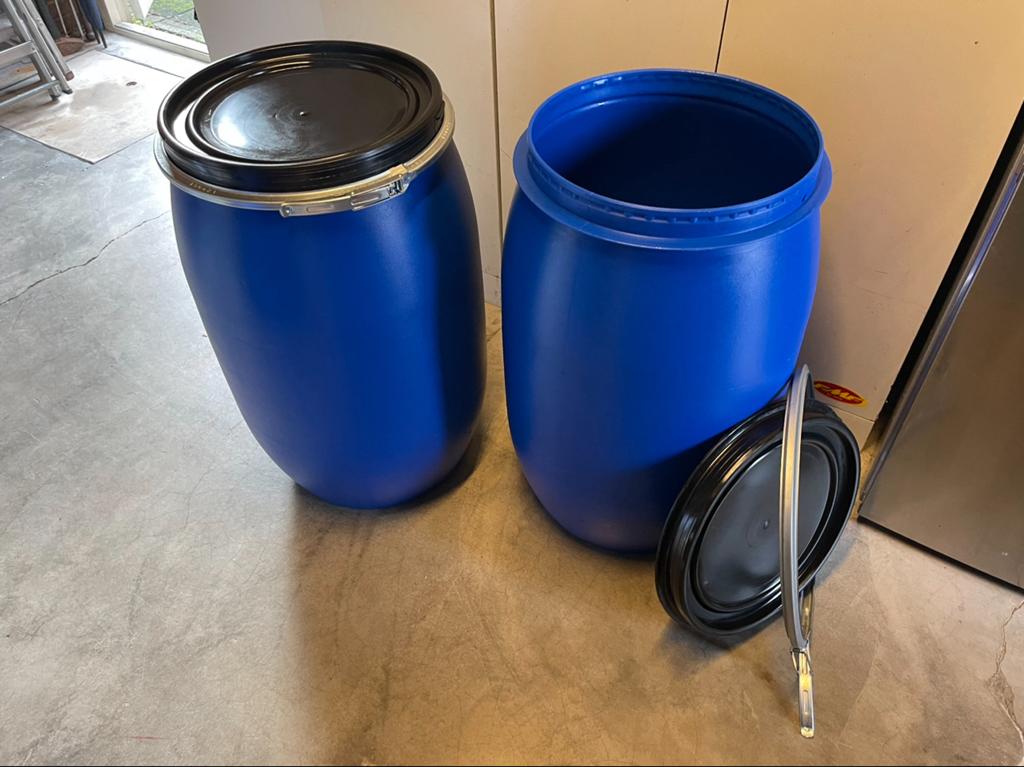 Kunststof voerton 100 a 120 liter blauw los deksel., Dieren en Toebehoren, Ophalen, Vee
