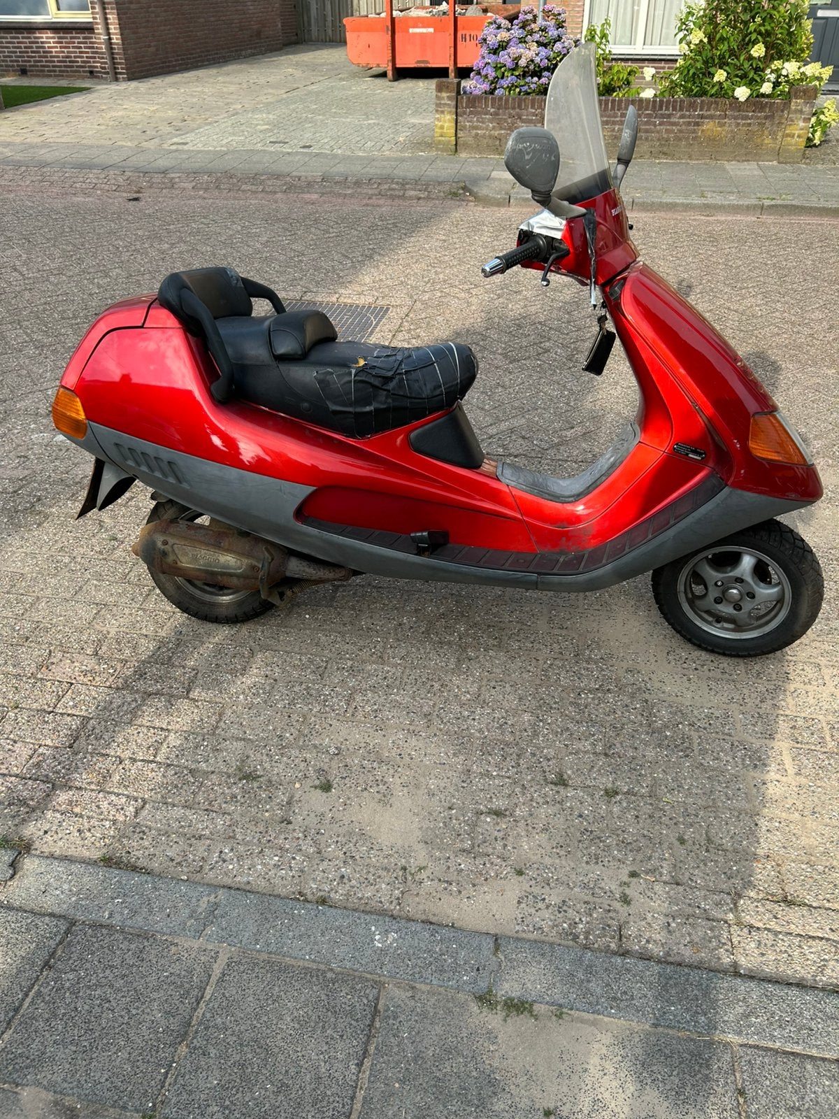 Piaggio hexagon 125 cc met papieren starten en lopen, Fietsen en Brommers, Scooters | Piaggio, Ophalen, Zo goed als nieuw, Tweetakt