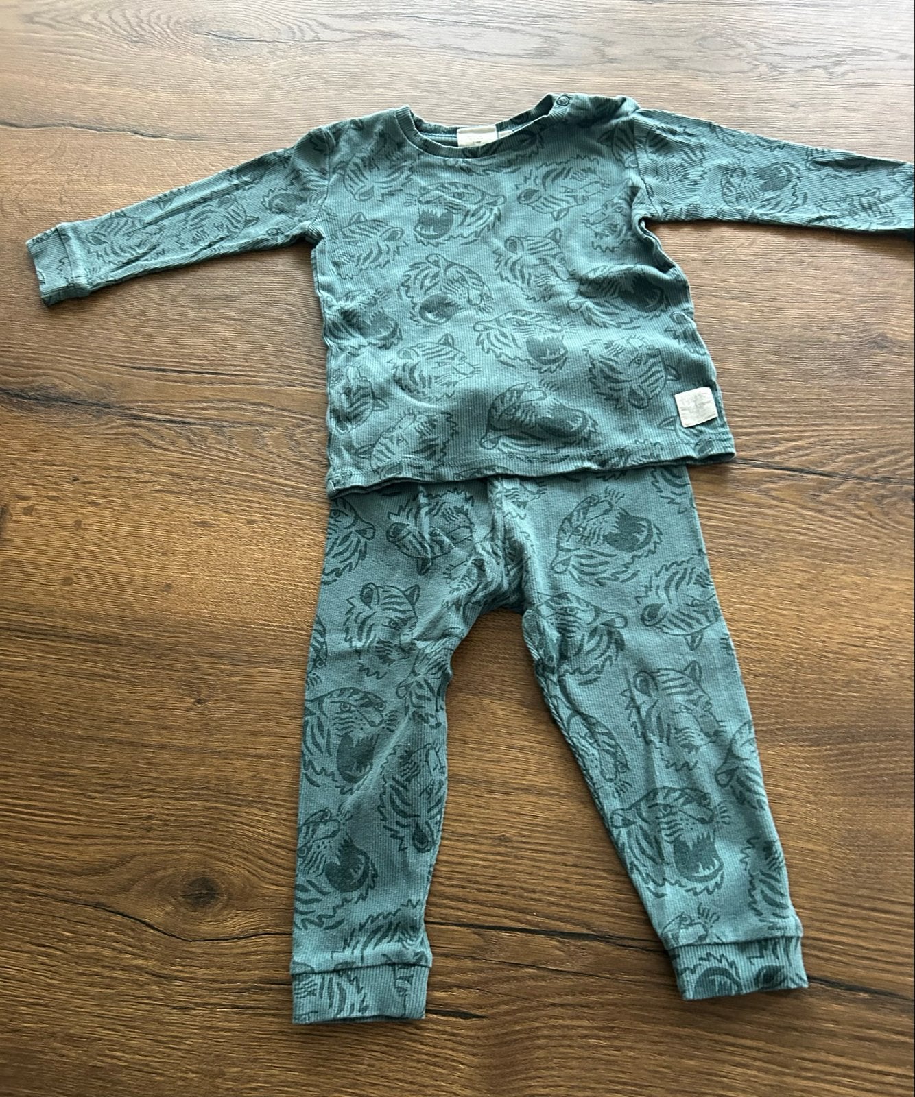 Feetje setje / pyjama met tijgerprint mt 80, Ophalen of Verzenden, Nieuw, Overige maten