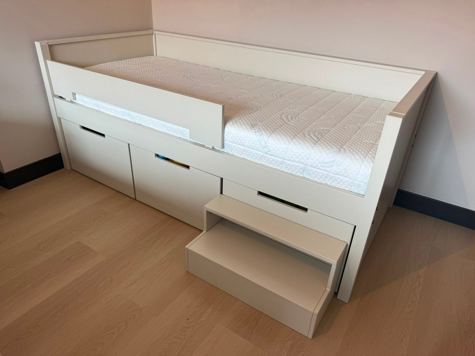 Als nieuw kinderbed  van Babypark zaandam, Ophalen, 85 tot 100 cm, Zo goed als nieuw, Lattenbodem