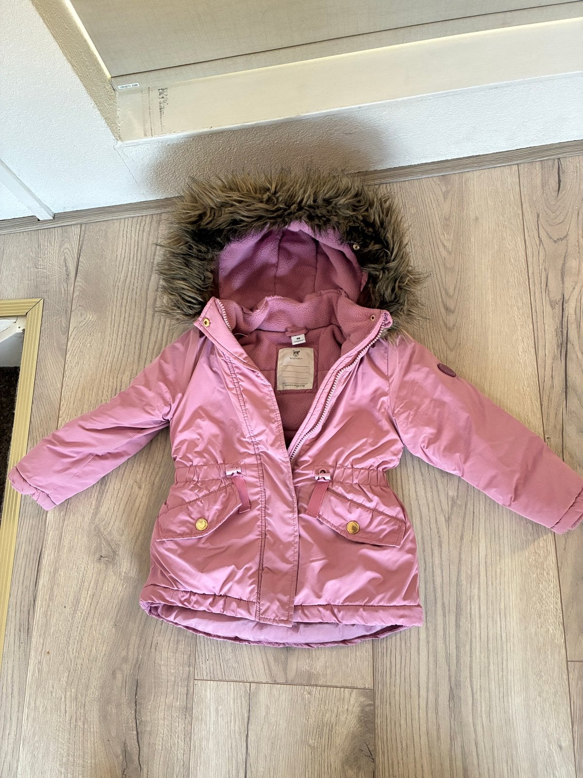 Roze winterjas met bontkraag voor meisjes van Dopodopo, Verzenden, Zo goed als nieuw, Meisje, Jas