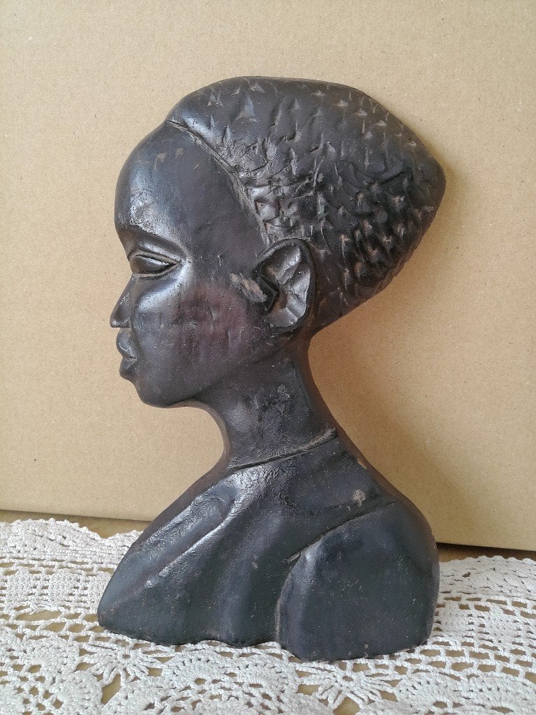 Curiosa houtsnijwerk beeld wandbeeld Afrikaanse vrouw 20cm