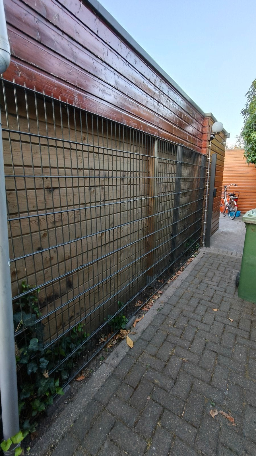 Gebruikt dubbelstaafmat hekwerk – ca. 13 meter – compleet, Ophalen, Gebruikt, IJzer, Dubbelstaafmat hekwerk