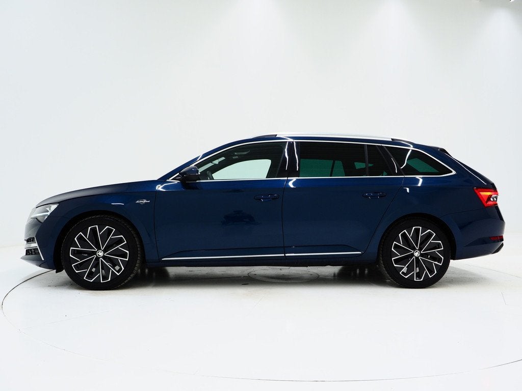 Skoda Superb Combi 1.4 TSI iV Laurin & Klement | Leder | Can, Gebruikt, 4 cilinders, Blauw, Hybride Elektrisch/Benzine
