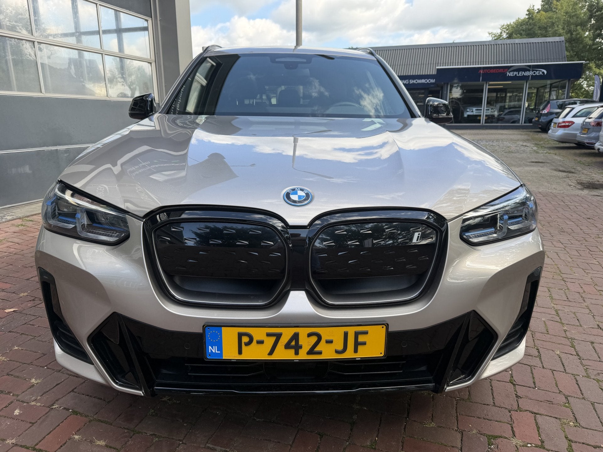 BMW iX3 Executive 80 kWh soh 95 M-Sport | Laser-LED | Leder, Auto's, Automaat, Dealer onderhouden, Achterwielaandrijving, Gebruikt