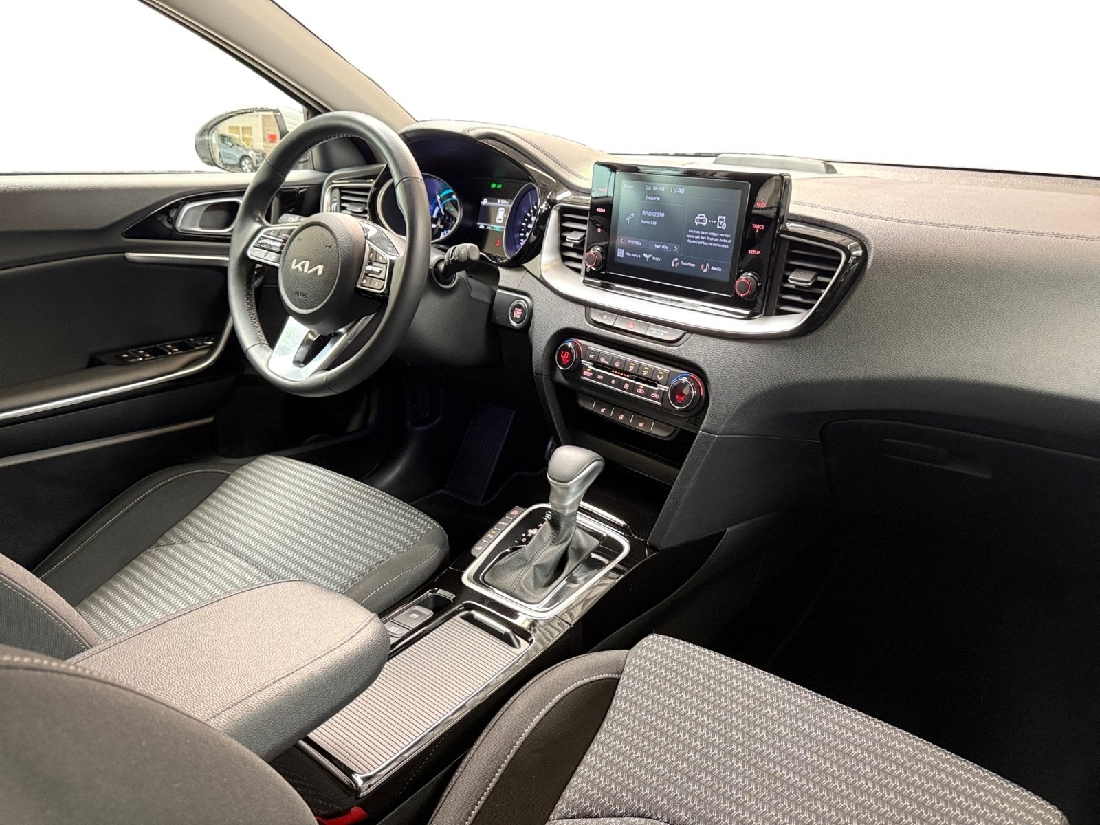 Kia Ceed Sportswagon 1.6 GDI PHEV DynamicLine Stoel- en stuu, Gebruikt, Wit, 1508 kg, Automatische klimaatregeling