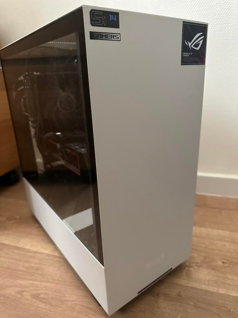 Gaming PC met AMD Radeon RX 6900 XT + Ryzen 7 5800X 8-Core, Ophalen, Zo goed als nieuw, Glas