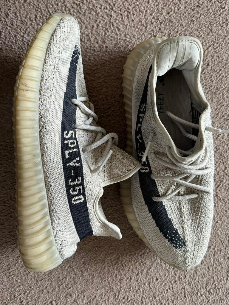 Yeezy Boost 350 v2 Slate - 44 2/3 - Origineel, Kleding | Heren, Schoenen, Overige kleuren, Verzenden, Sneakers of Gympen, Zo goed als nieuw