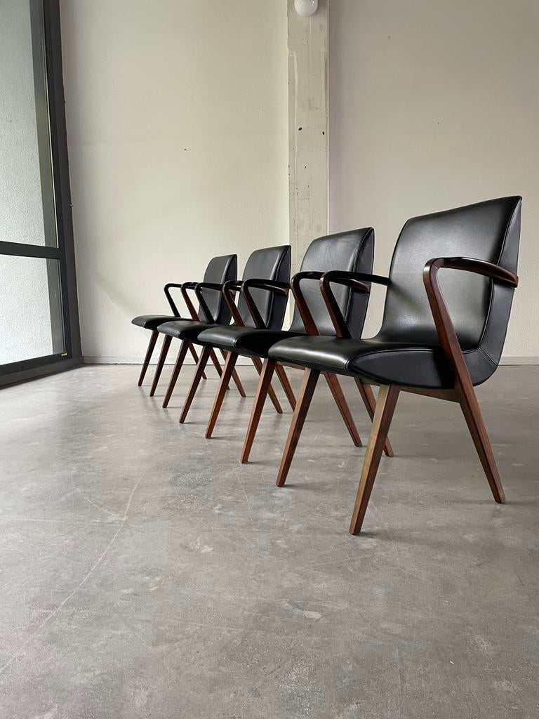 4 stoelen zwart leder patijn vintage jaren 50 mid century, Huis en Inrichting, Stoelen, Ophalen, Twee, ., Zo goed als nieuw