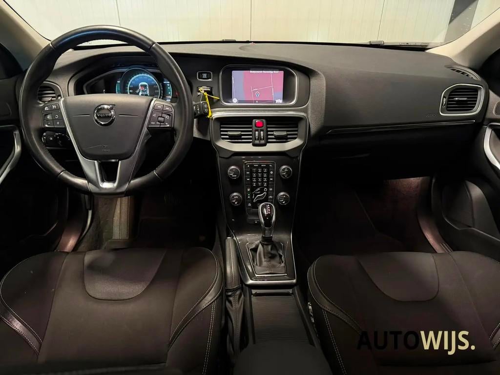 Volvo V40 1.5 T2 Nordic+|AUT|FACELIFT|NL AUTO|G € 13.380,0, Automaat, 4 cilinders, 700 kg, Blauw