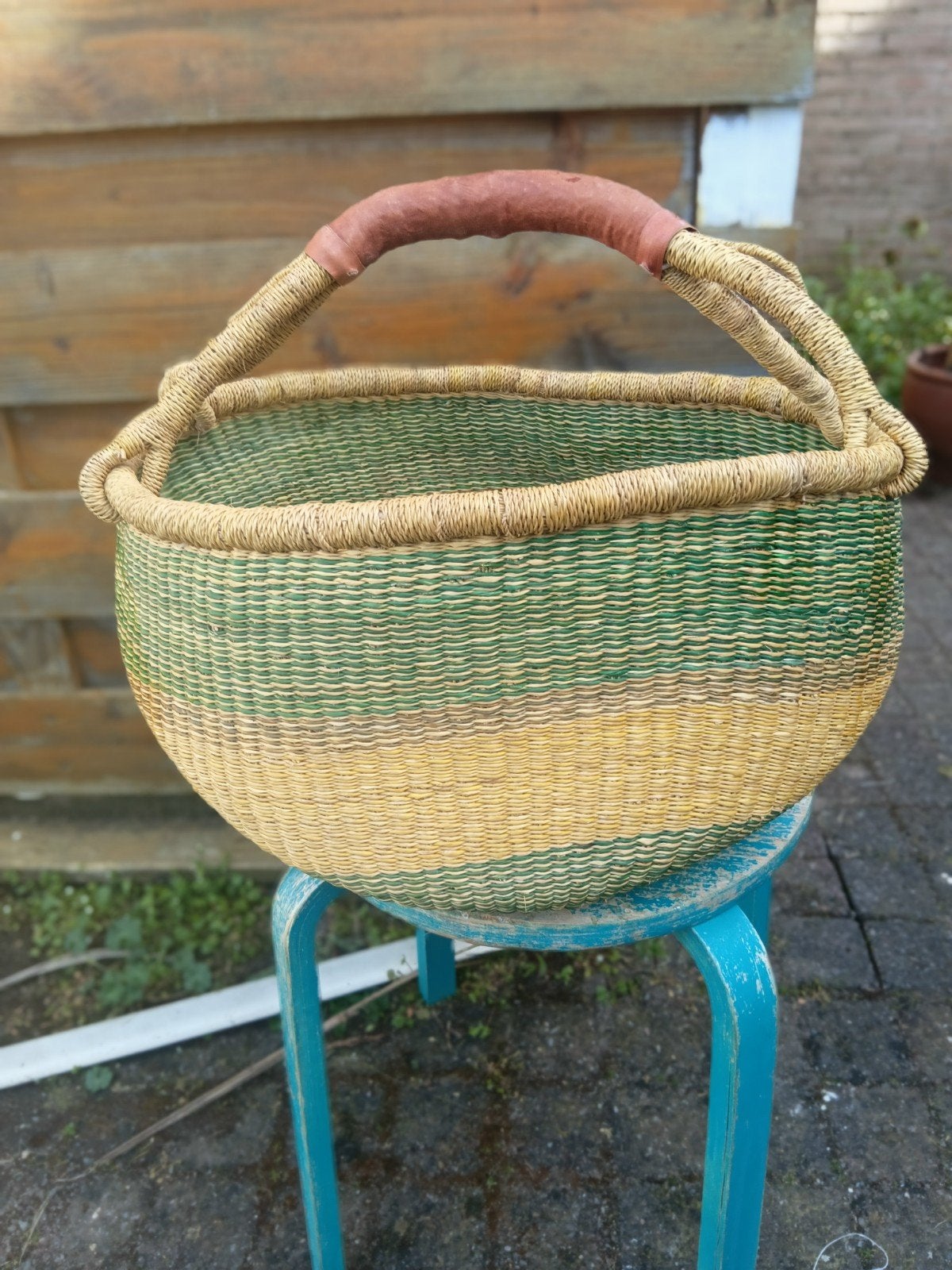 Bolgatanga mand Ghana rond uniek lederen handvat handgemaakt, Overige materialen, Mand, Rond, Nieuw