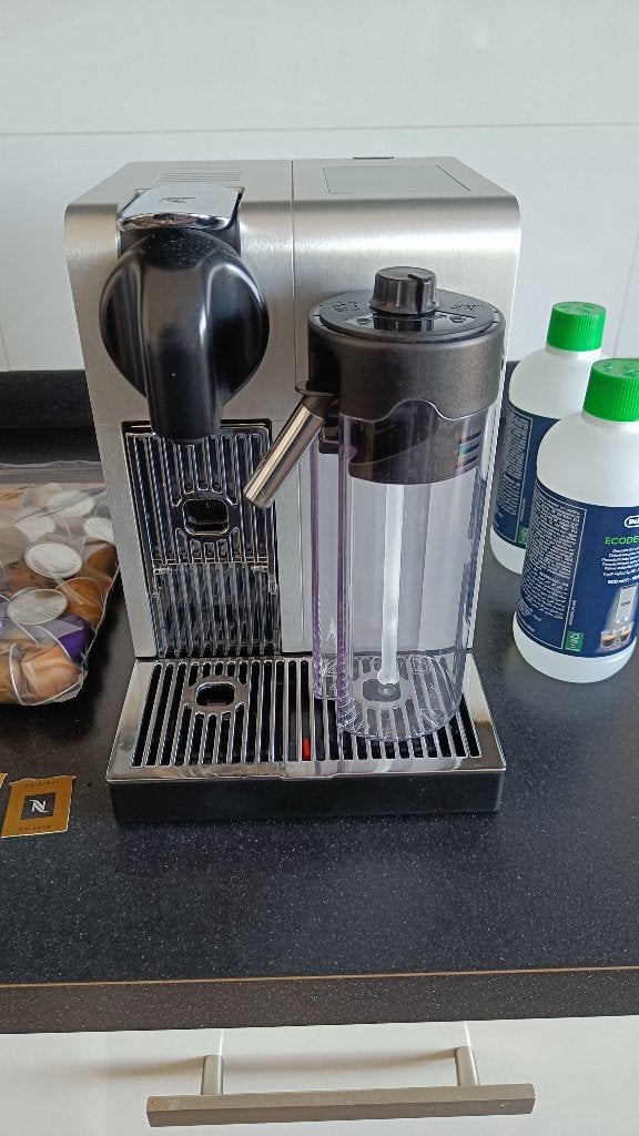 DeLonghi Nespresso Lattissima Pro EN750 + cups en ontkalker, Witgoed en Apparatuur, Koffiezetapparaten, Gebruikt, Espresso apparaat