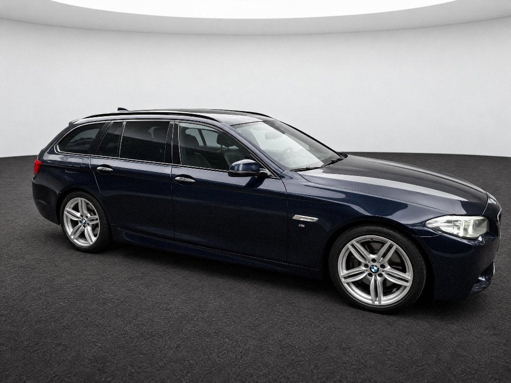 BMW 5-Serie 528i Touring | Dealer onderhouden, Automaat, 4 cilinders, 2000 kg, Zwart