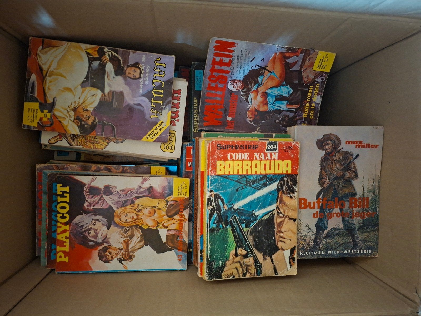 Grote doos met meer dan 120 strips, incl. volwassen strips, Boeken, Meerdere stripboeken, Ophalen of Verzenden, Gelezen