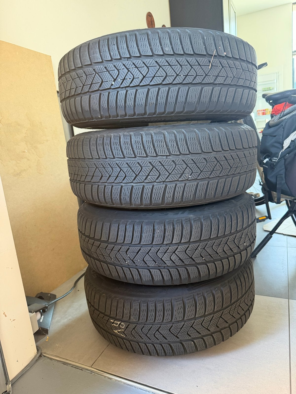 17 inch BMW 1, X1, X2 velgen met winterbanden 5mm profiel, Ophalen