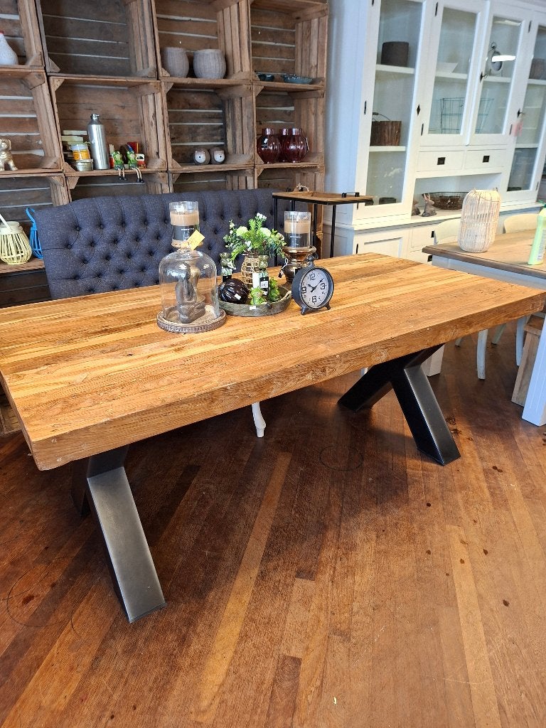 *SALE* Industriële teakhouten eettafel kruispoot, Ophalen, Teakhout, 50 tot 100 cm, Zo goed als nieuw