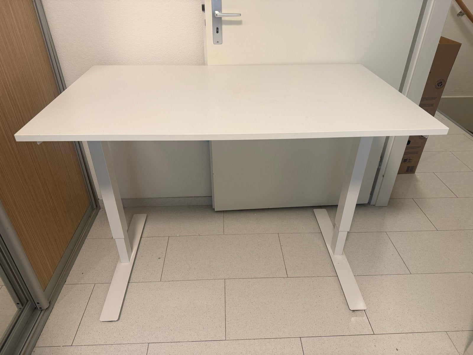 Ikea Skarsta zit-sta slingerbureau - Wit, Ophalen, Zit-sta bureau, Gebruikt, Spaanplaat of MDF