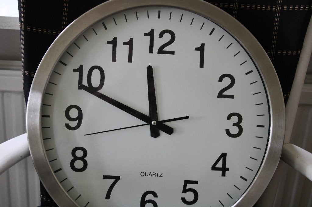 Quartz klok te koop., Ophalen, Zo goed als nieuw
