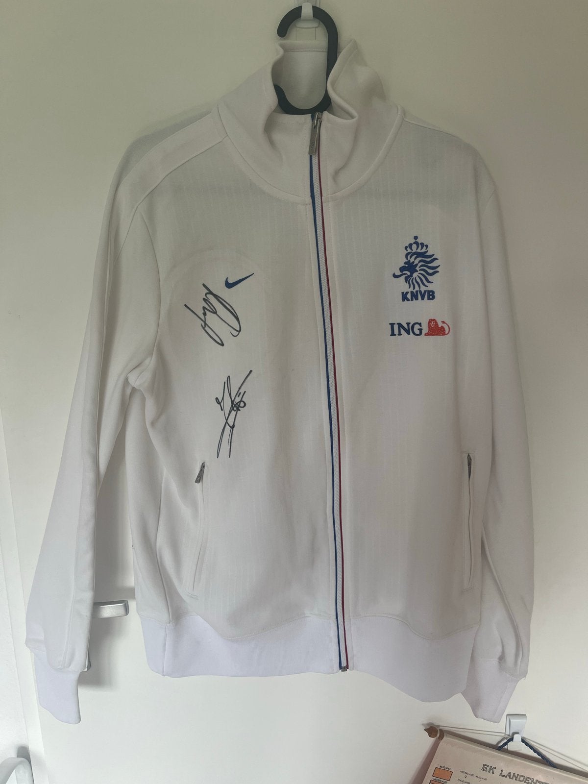 Gesigneerd Oranje vest - Jaap Stam & Robin van Persie, Verzamelen, Sportartikelen en Voetbal, Ophalen of Verzenden, Zo goed als nieuw