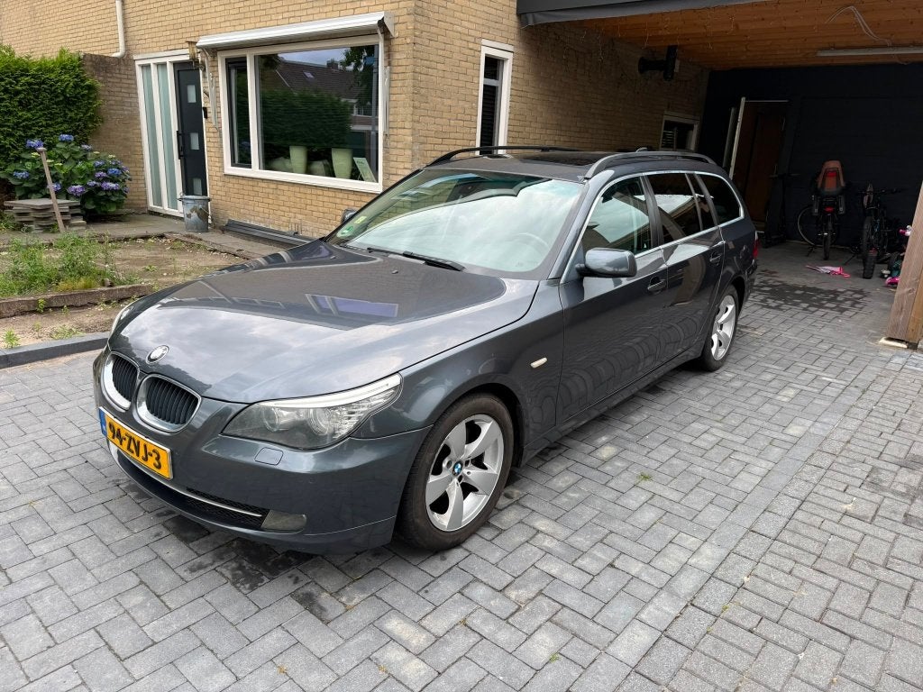 BMW 520D Touring High Executive AUT 2008 Grijs, Auto's, BMW, Automaat, Euro 5, Achterwielaandrijving, Leder