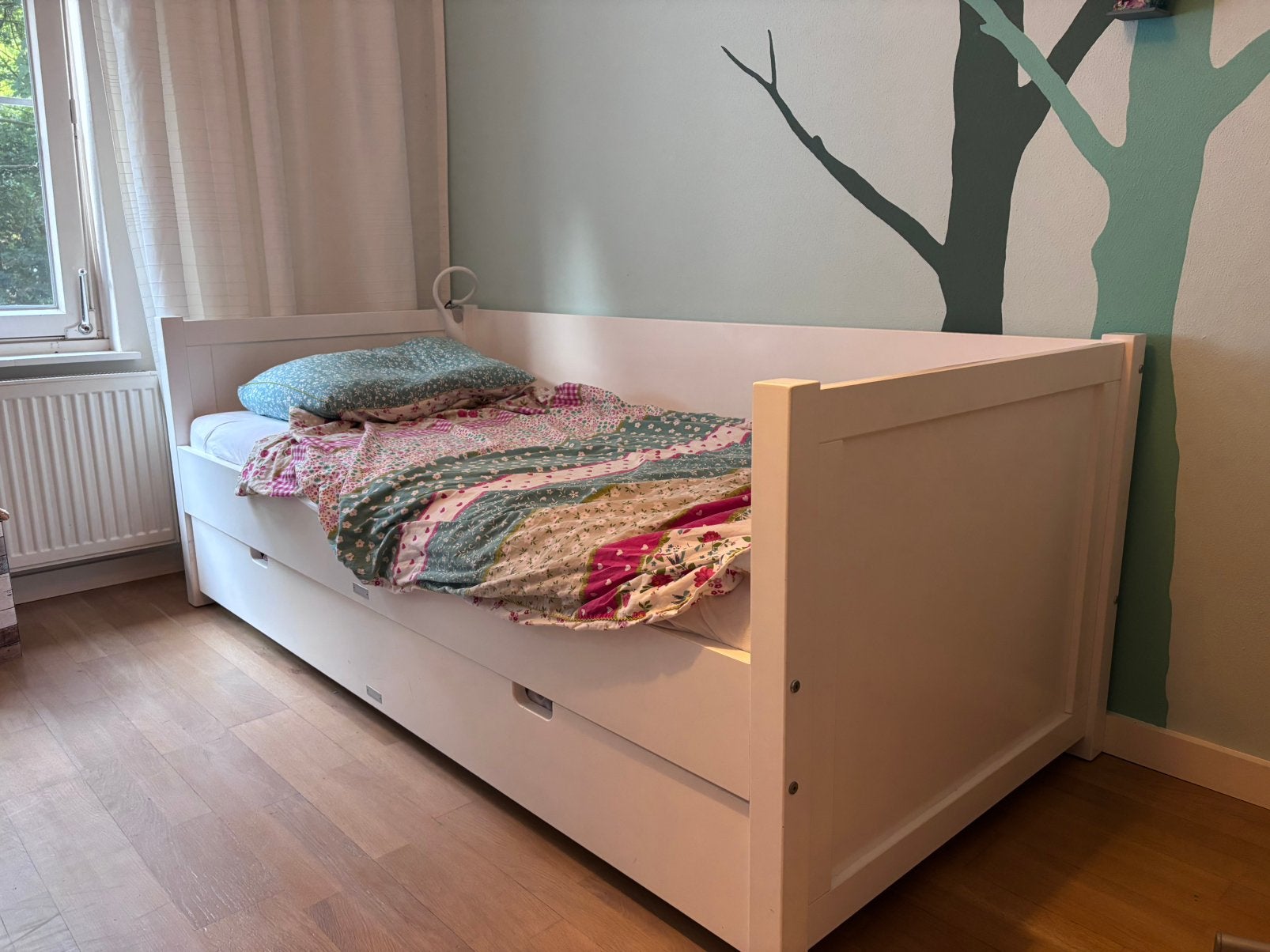 Bopita kinderkamer met (uitschuif)bed en kast, Ophalen, Zo goed als nieuw, Jongetje of Meisje