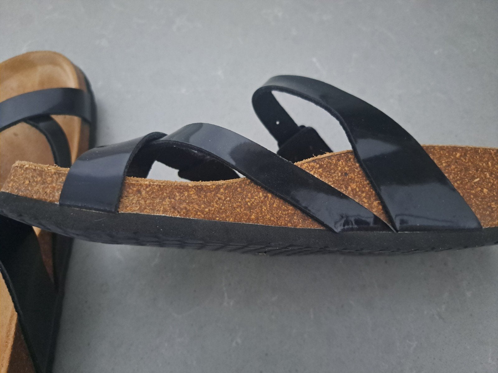 Hush Pupies teenslippers mt 38, Ophalen, Zo goed als nieuw