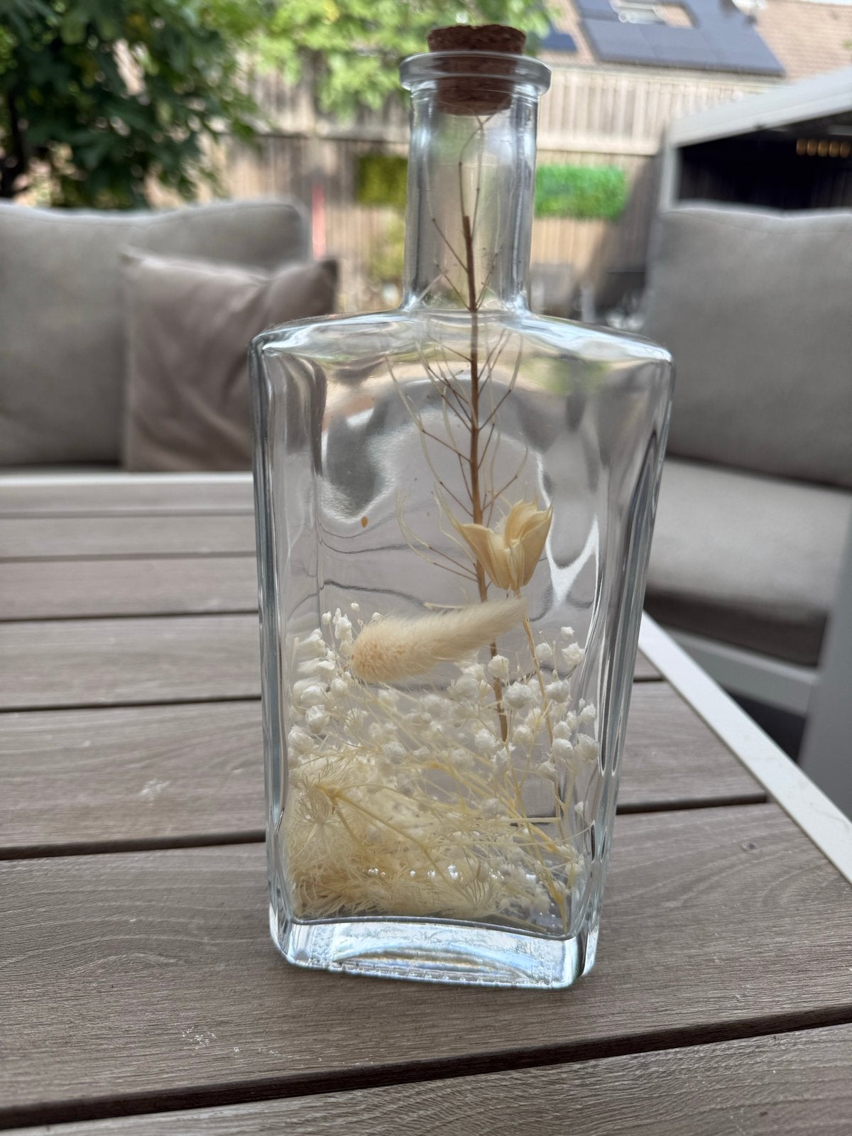 Glazen fles met gedroogde bloemen - Decoratie, Huis en Inrichting, Ophalen of Verzenden, Wit, Glas, Landelijk