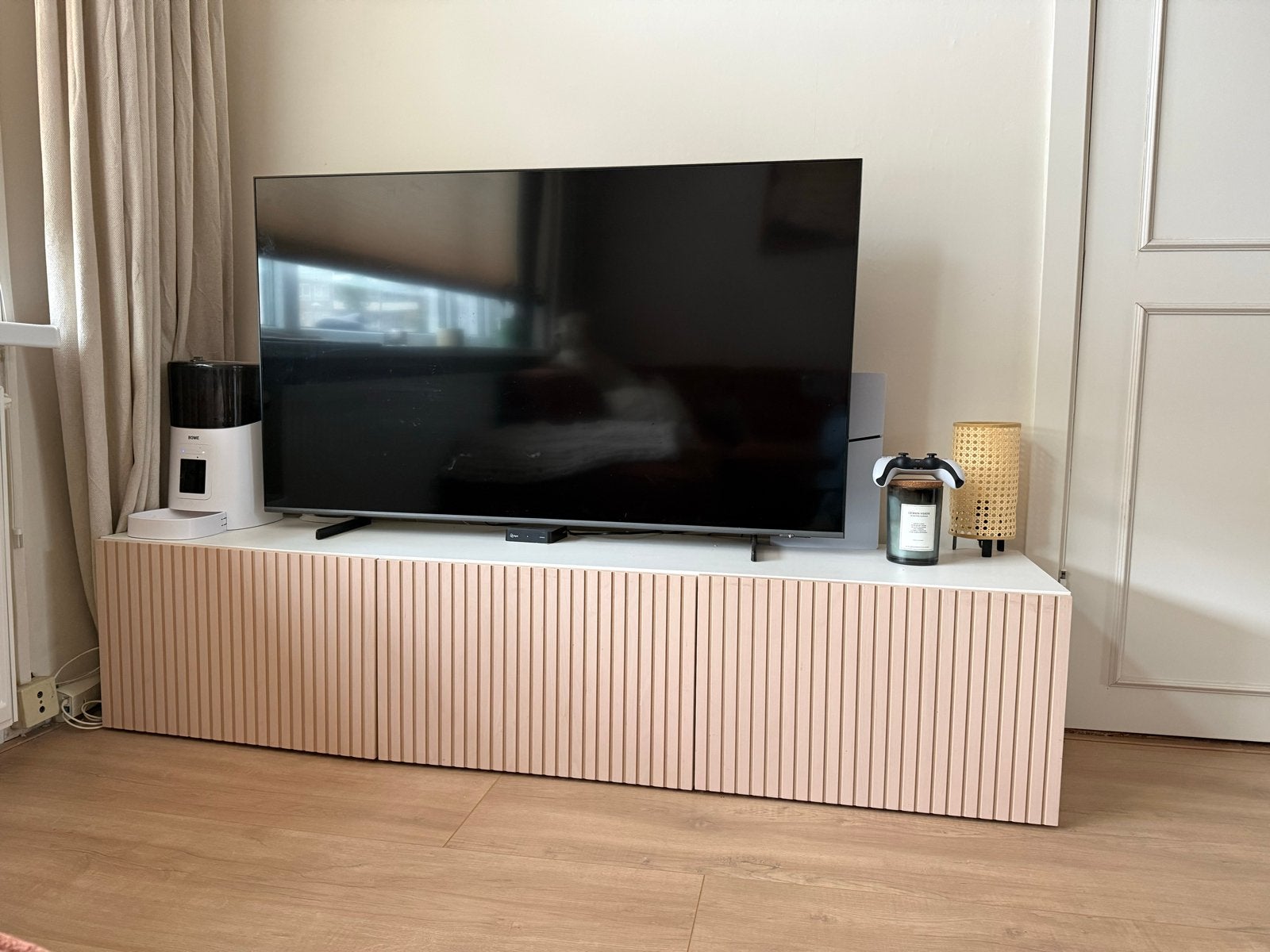 IKEA BESTÅ TV-meubel met deuren, wit Björköviken/berkenfinee