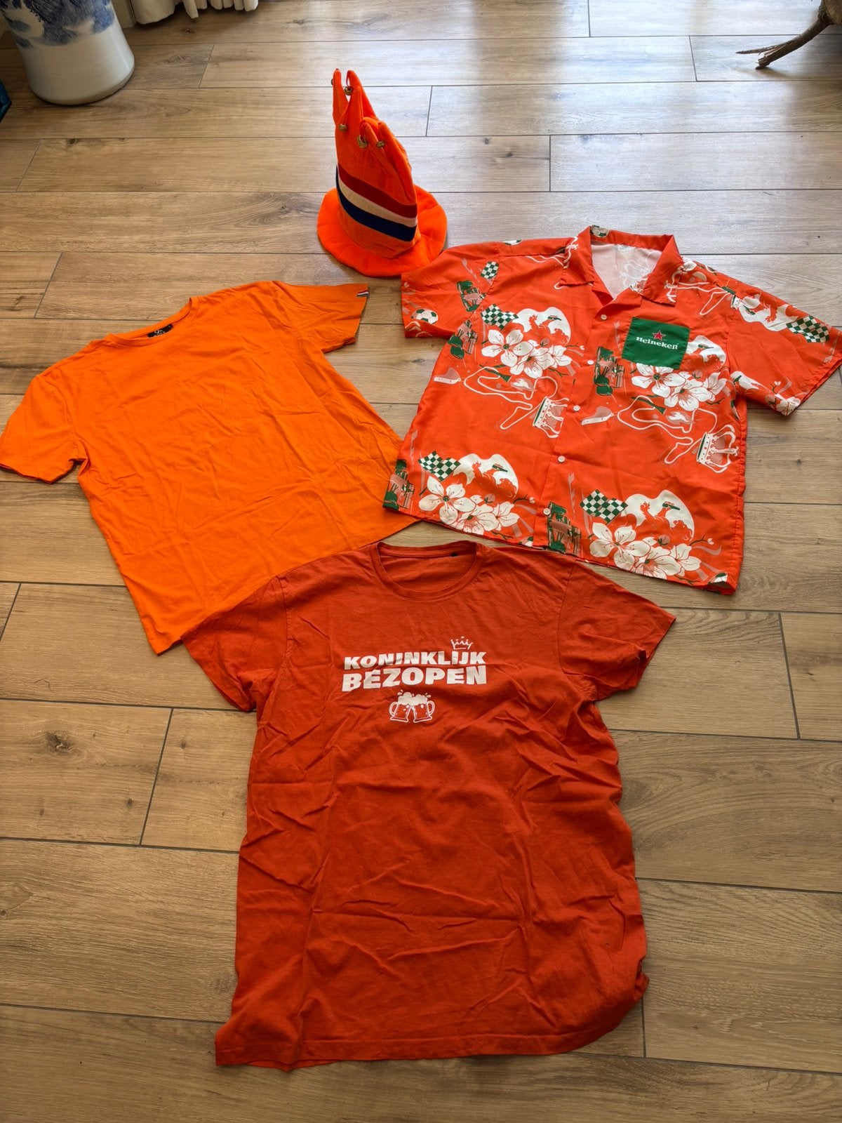 Oranje pakket.L/XL, Ophalen of Verzenden, Zo goed als nieuw, Maat 52/54 (L), Oranje of Koningsdag