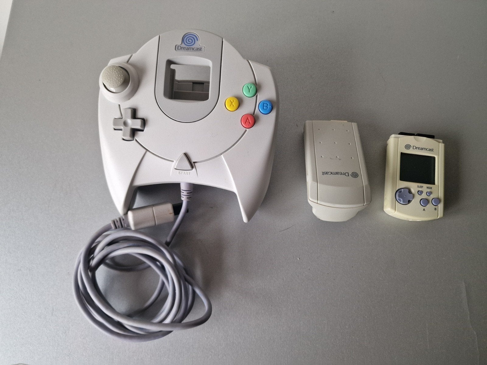 Sega dreamcast controller met vmu en vibriation pack, Spelcomputers en Games, Spelcomputers | Sega, Ophalen of Verzenden, Zo goed als nieuw