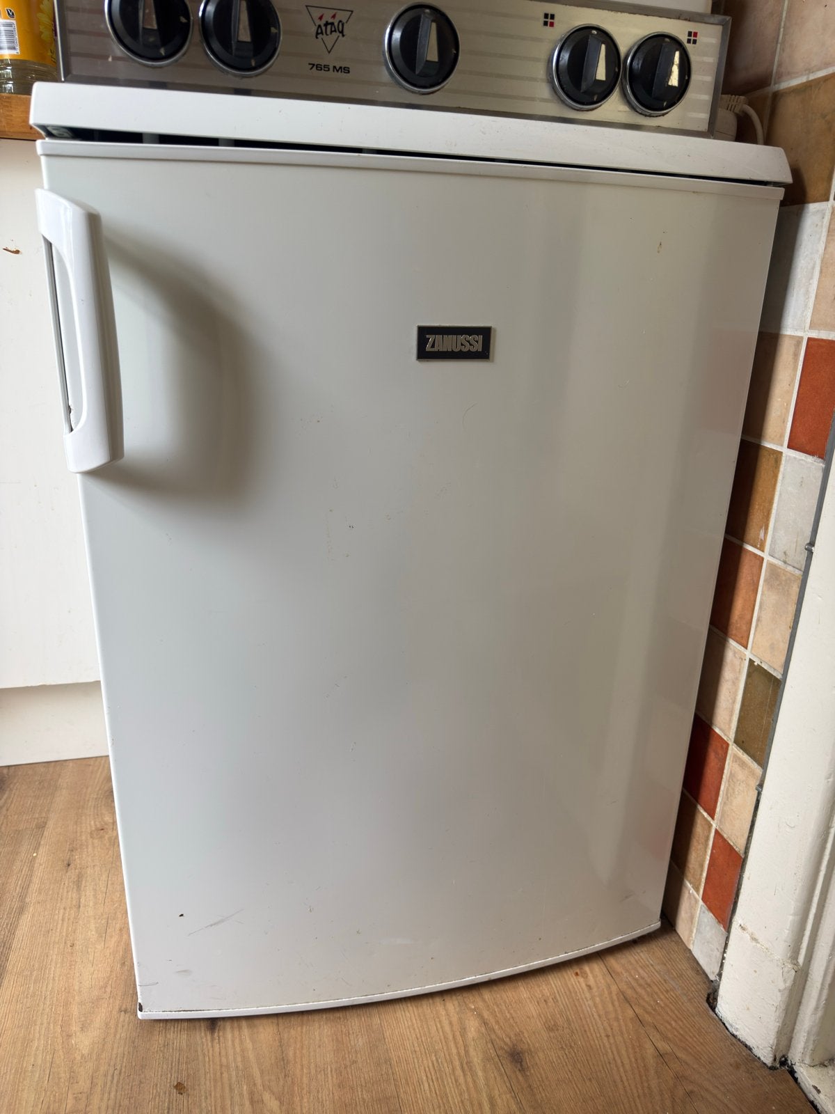 Zanussi Koelkast Zonder Vriesvak, 100 tot 150 liter, 45 tot 60 cm, Ophalen, 85 tot 120 cm