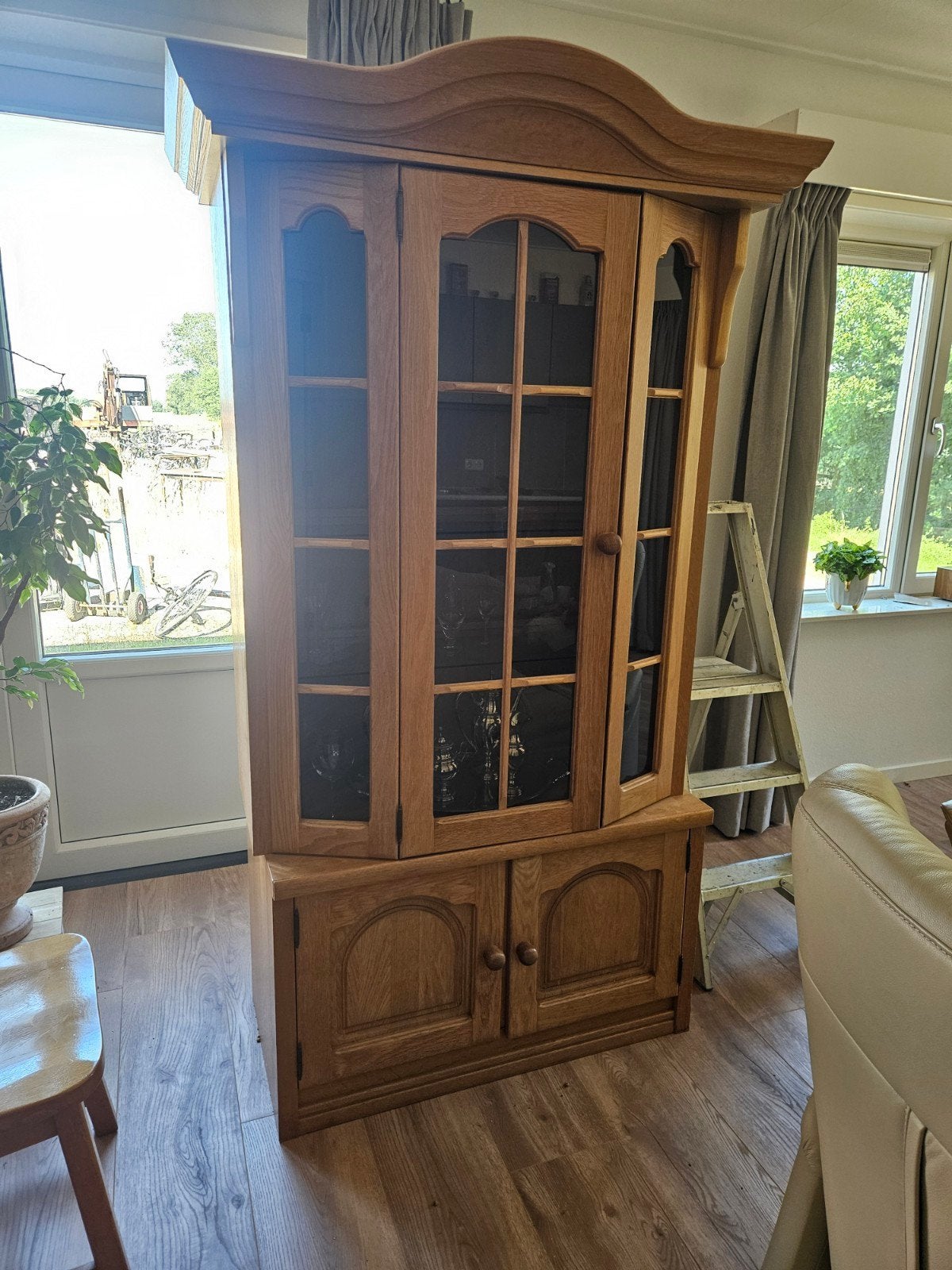Vitrine kast, Ophalen, 50 tot 100 cm, Zo goed als nieuw, 150 tot 200 cm