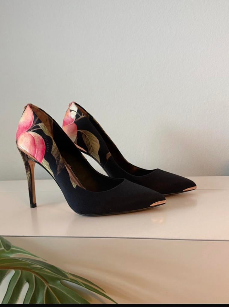 Ted Baker pumps maat 36,5 hakhoogte 10 cm, Kleding | Dames, Ophalen, Pumps, Zwart, Nieuw