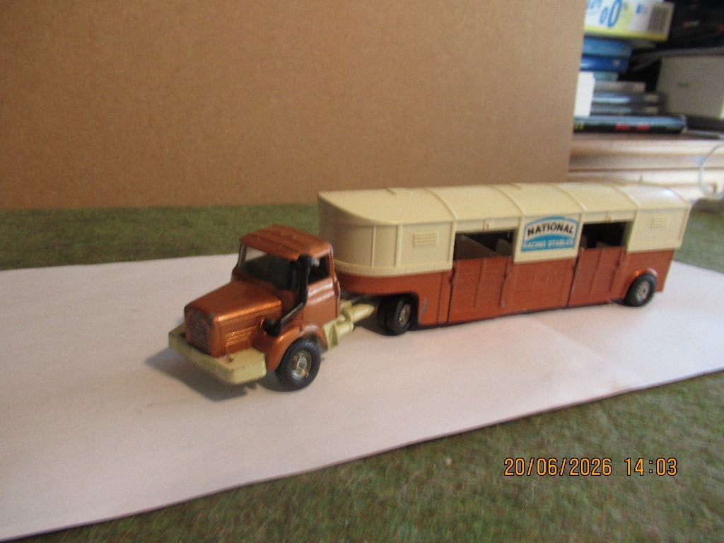corgi toy  Berliet  paardentrailer, Hobby en Vrije tijd, Ophalen of Verzenden, Gebruikt, Bus of Vrachtwagen, Corgi