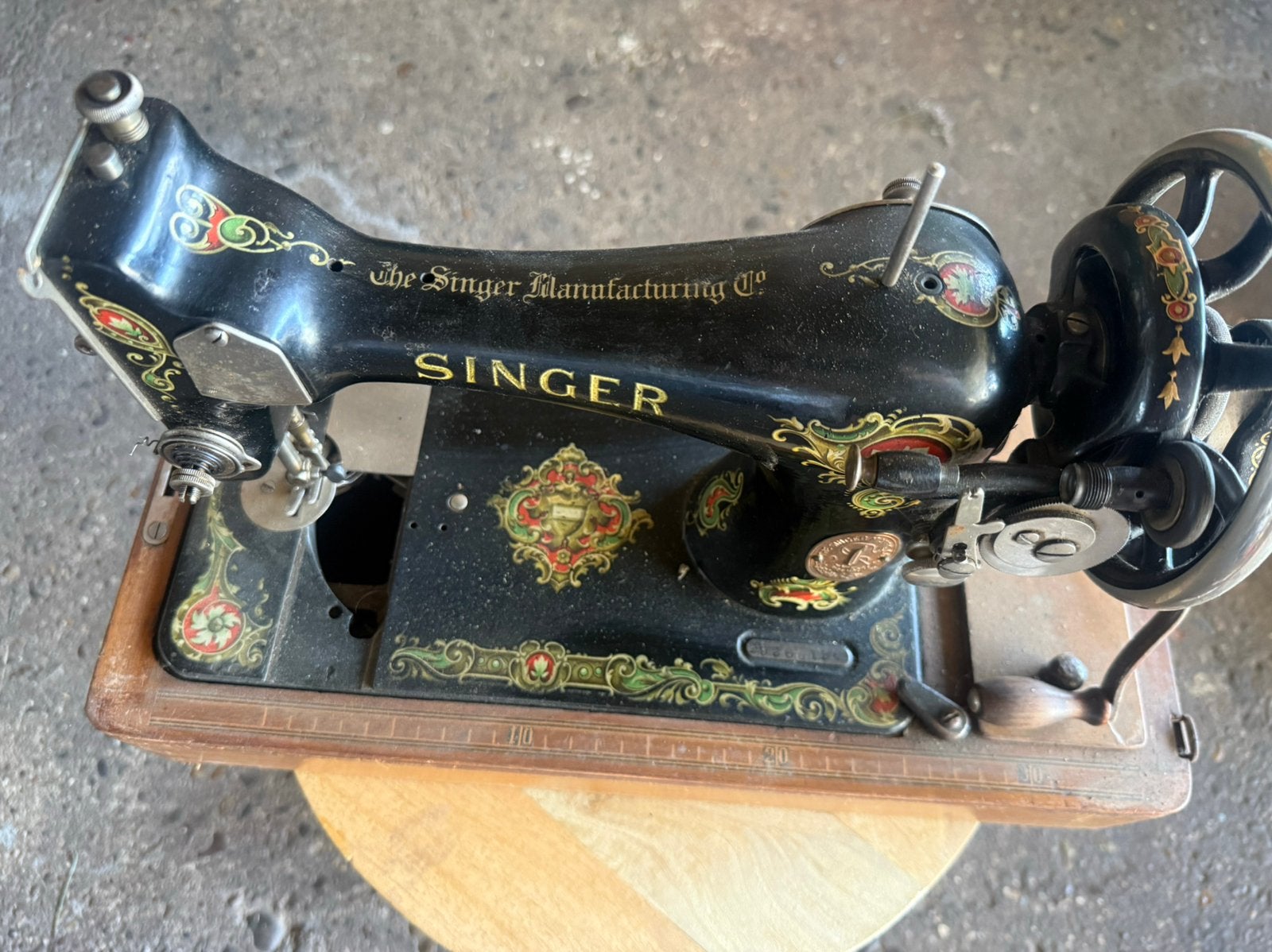 Singer naaimachine met koffer, Ophalen