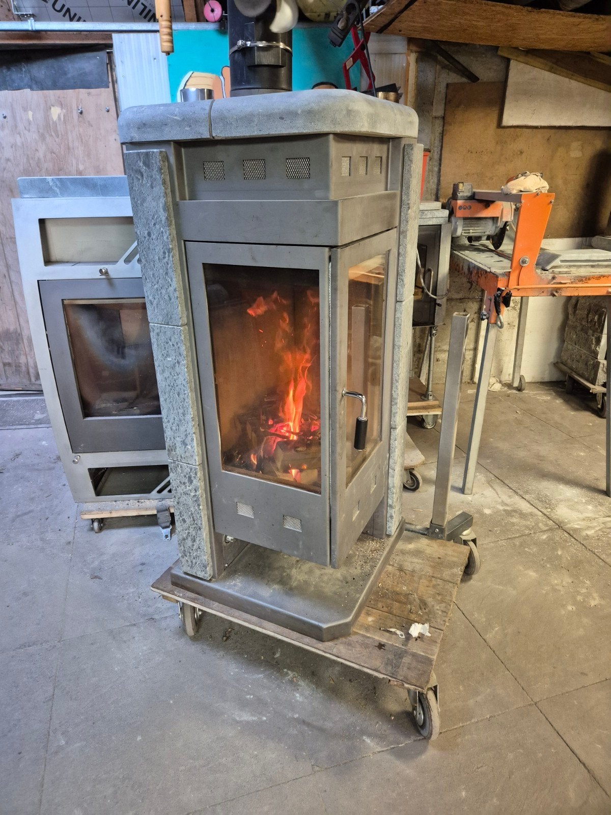 Mooie speksteen hoekkachel 7 Kw, Ophalen, Hout, Houtkachel
