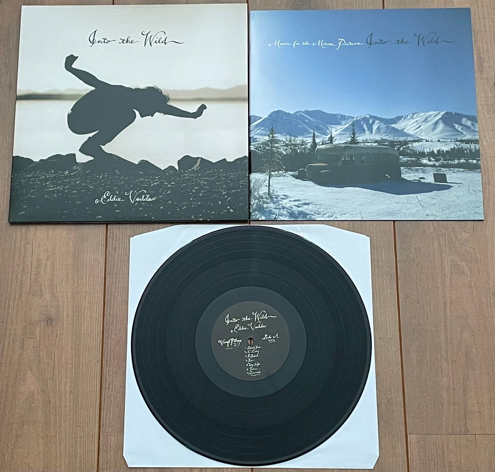 Eddie Vedder - Into The Wild lp / W. 28 page booklet, NEW!, LP, Beschermende buitenhoes, Ophalen of Verzenden, Zo goed als nieuw
