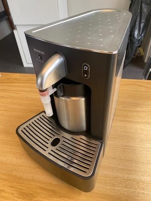 Nespresso Melkopschuimer, Witgoed en Apparatuur, Melkopschuimers, Gebruikt, Elektrische melkopschuimer, Ophalen of Verzenden