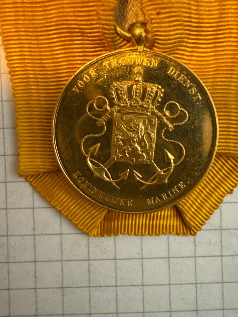 Medaille TD Marine 36 jaar echt goud, Verzamelen, Militaria | Algemeen, Ophalen of Verzenden, Marine, Nederland, Lintje, Medaille of Wings