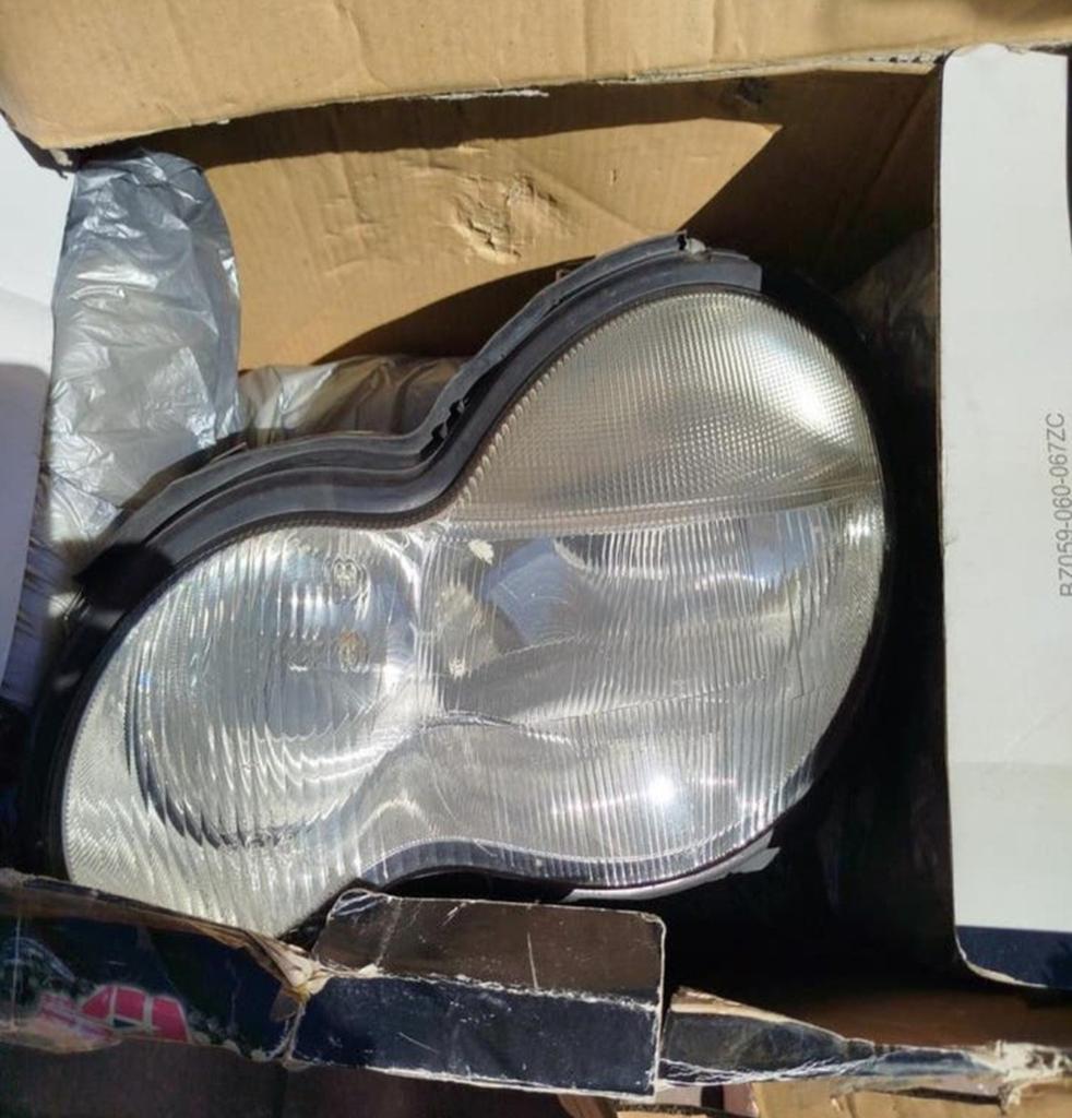 Tekoop mercedes koplampen R & L, Ophalen, Nieuw