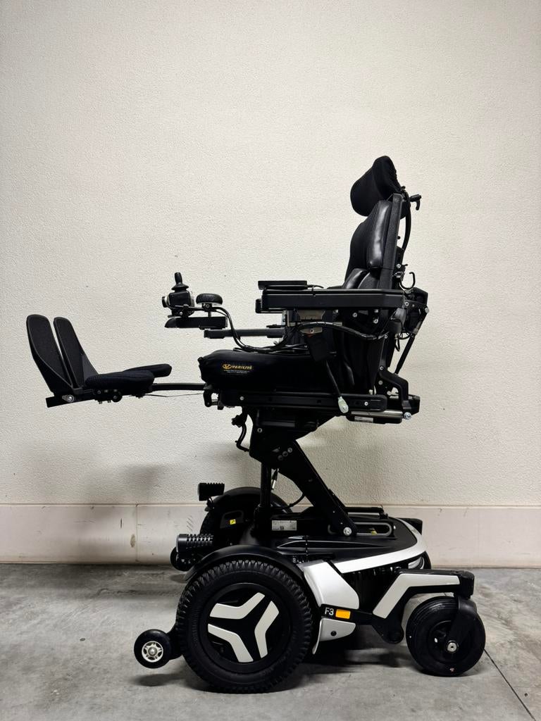 Permobil F3 Electrische rolstoel in nieuwstaat rolwagen, Diversen, Rolstoelen, Ophalen of Verzenden, Zo goed als nieuw, Elektrische rolstoel