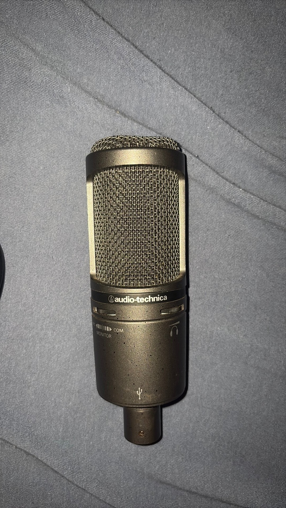 Audio technica USB aansluiting, Muziek en Instrumenten, Microfoons, Ophalen of Verzenden, Zo goed als nieuw, Zangmicrofoon
