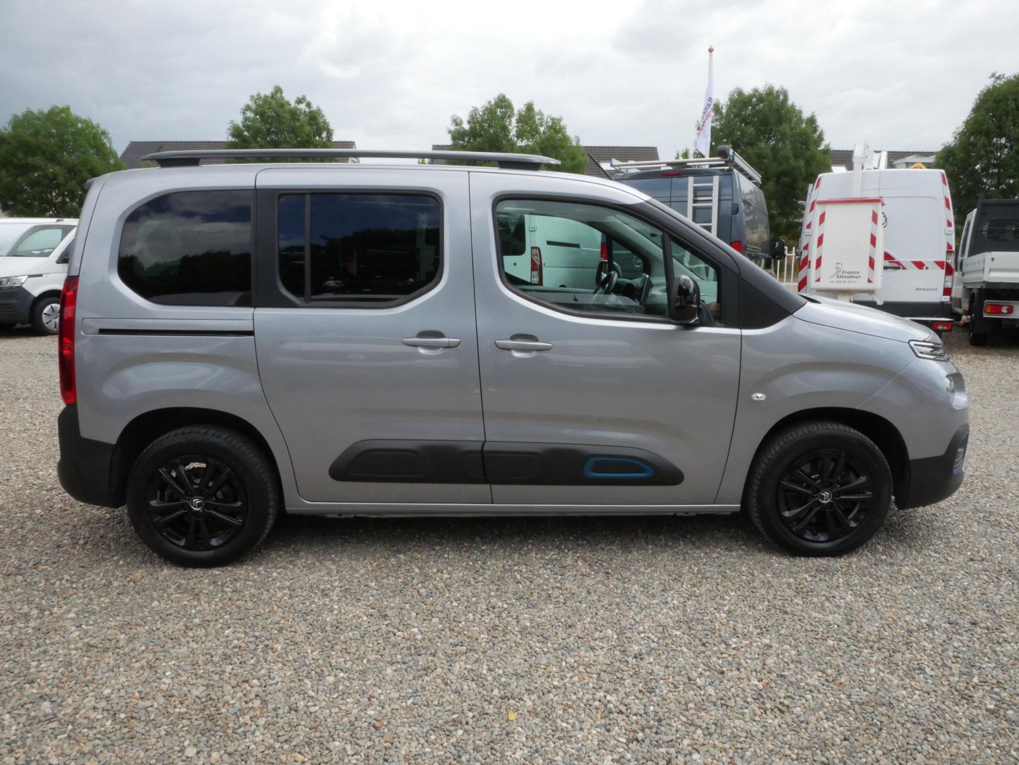 Citroen ë-Berlingo Shine MPV 50kWh SOH 93,5% Airco trekhaak, Gebruikt, Met garantie (alle), 1639 kg, Onderhoudsboekje