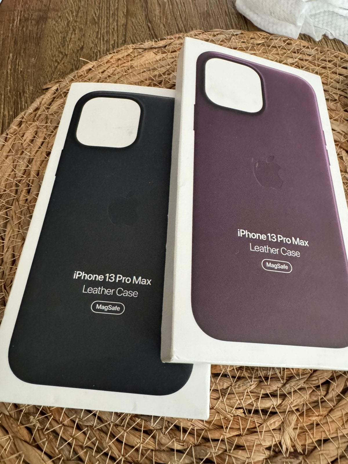 13 pro max leren hoesjes, Ophalen of Verzenden, Zo goed als nieuw