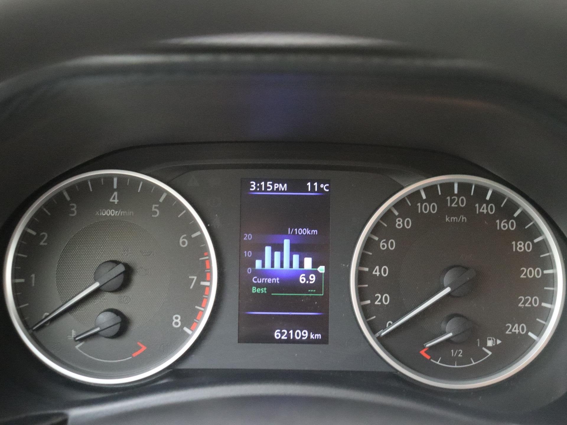 Foto 16 van Nissan Juke 1.0 DIG-T Acenta | Achteruitrijcamera | Wieldopp