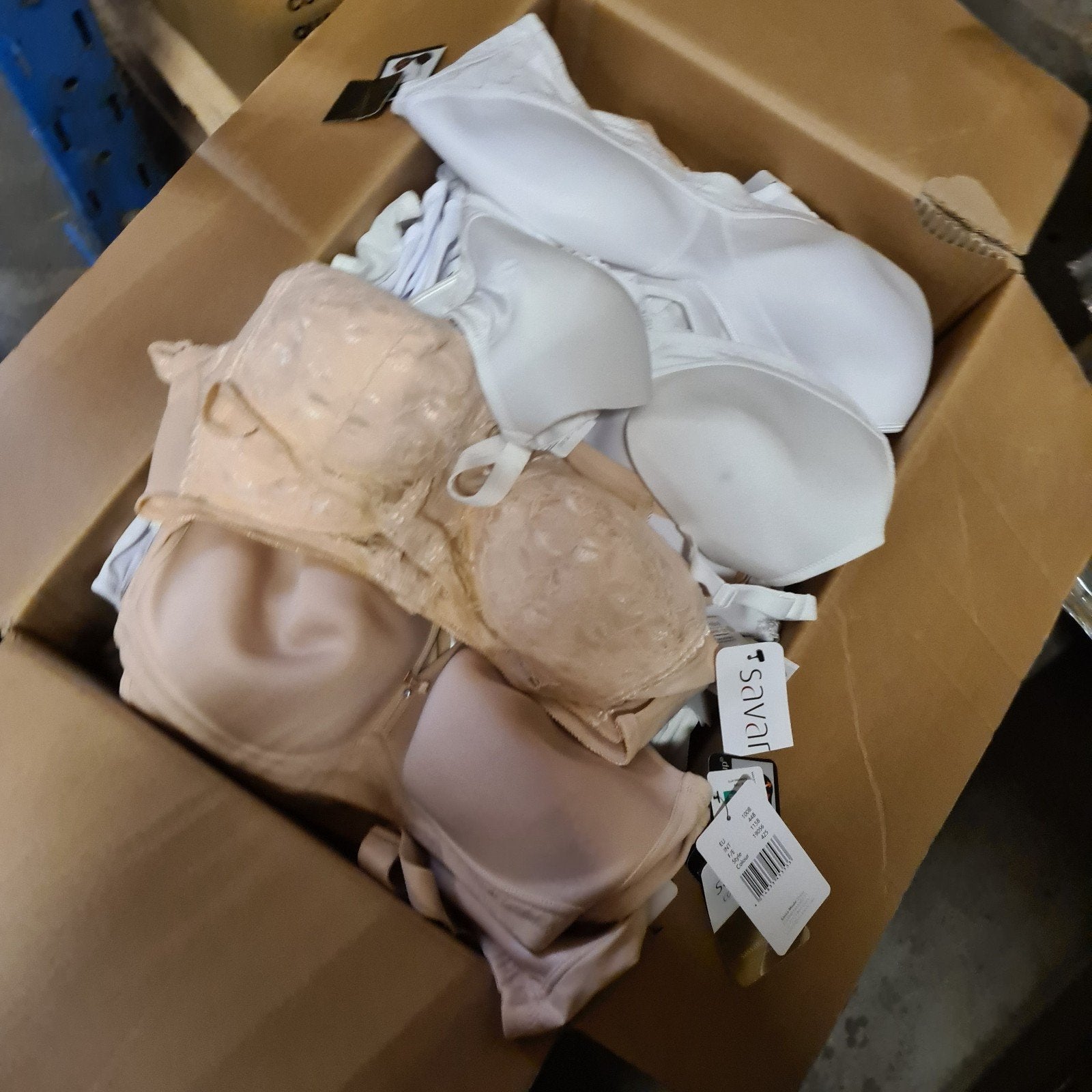 Grote partij lingerie - 250 stuks diverse BH's en bodies, Kleding | Dames, Sassa, Ophalen of Verzenden, Overige kleuren, BH