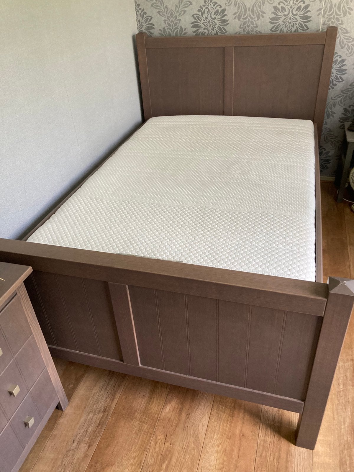 Mooi senioren bed 120 190, Huis en Inrichting, Slaapkamer | Bedden, Bruin, Zo goed als nieuw, Twijfelaar, 120 cm