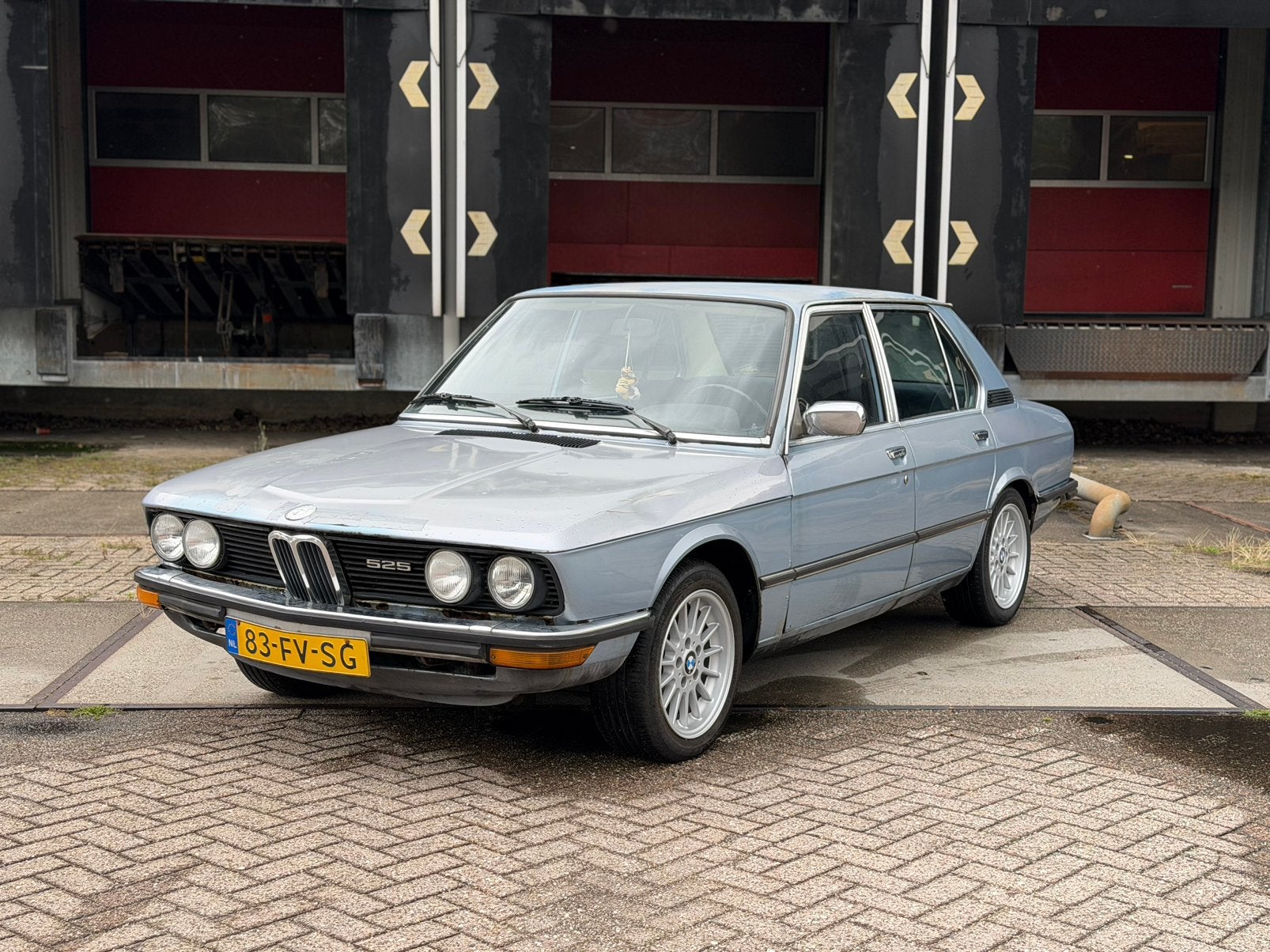 BMW E12 525i LPG | APK vrij | Oldtimer | Handgeschakeld |, 150 pk, Blauw, Handgeschakeld, Particulier