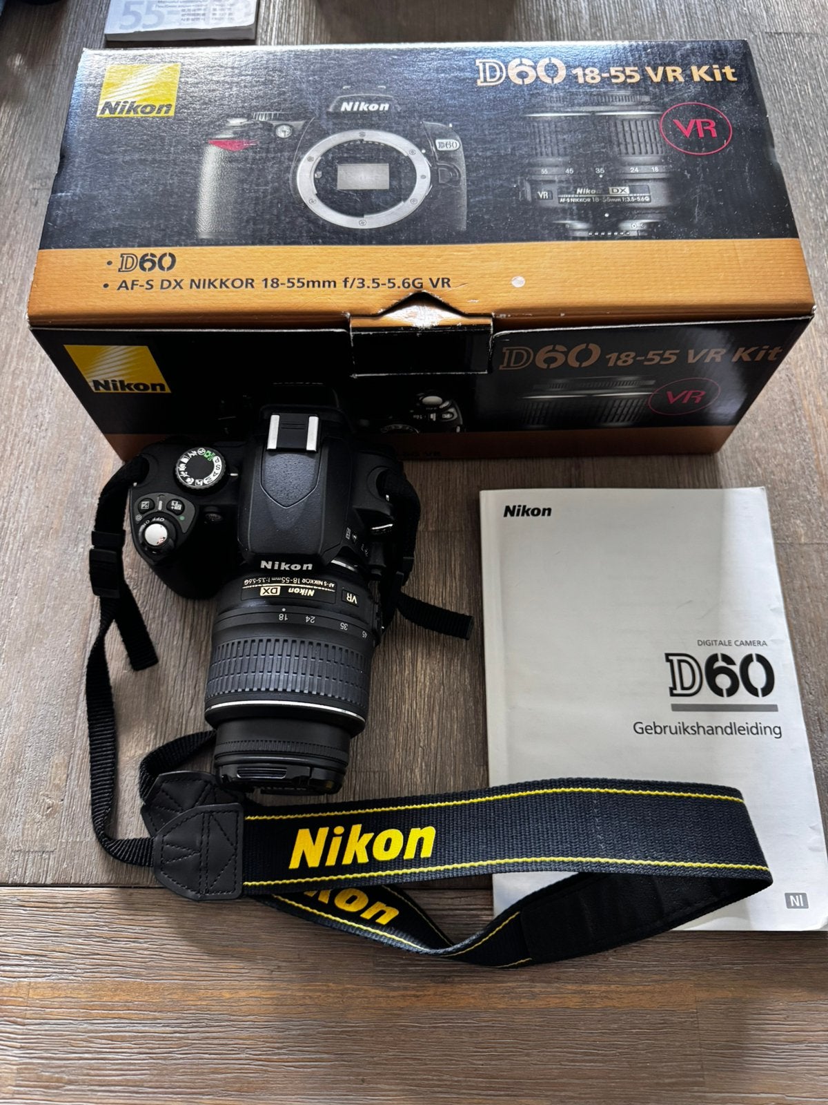 Nikon D60 met 18-55 lens, Ingebouwde flitser, Gebruikt, Spiegelreflex, Ophalen of Verzenden